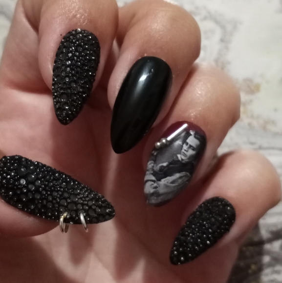 Sweeney Todd black bubble effect pierced press on nails pPN15 - Picture 1 of 6
